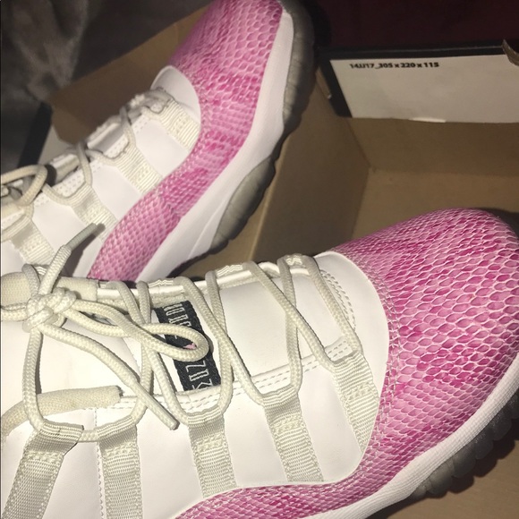 Pink 12s - Picture 4 of 4